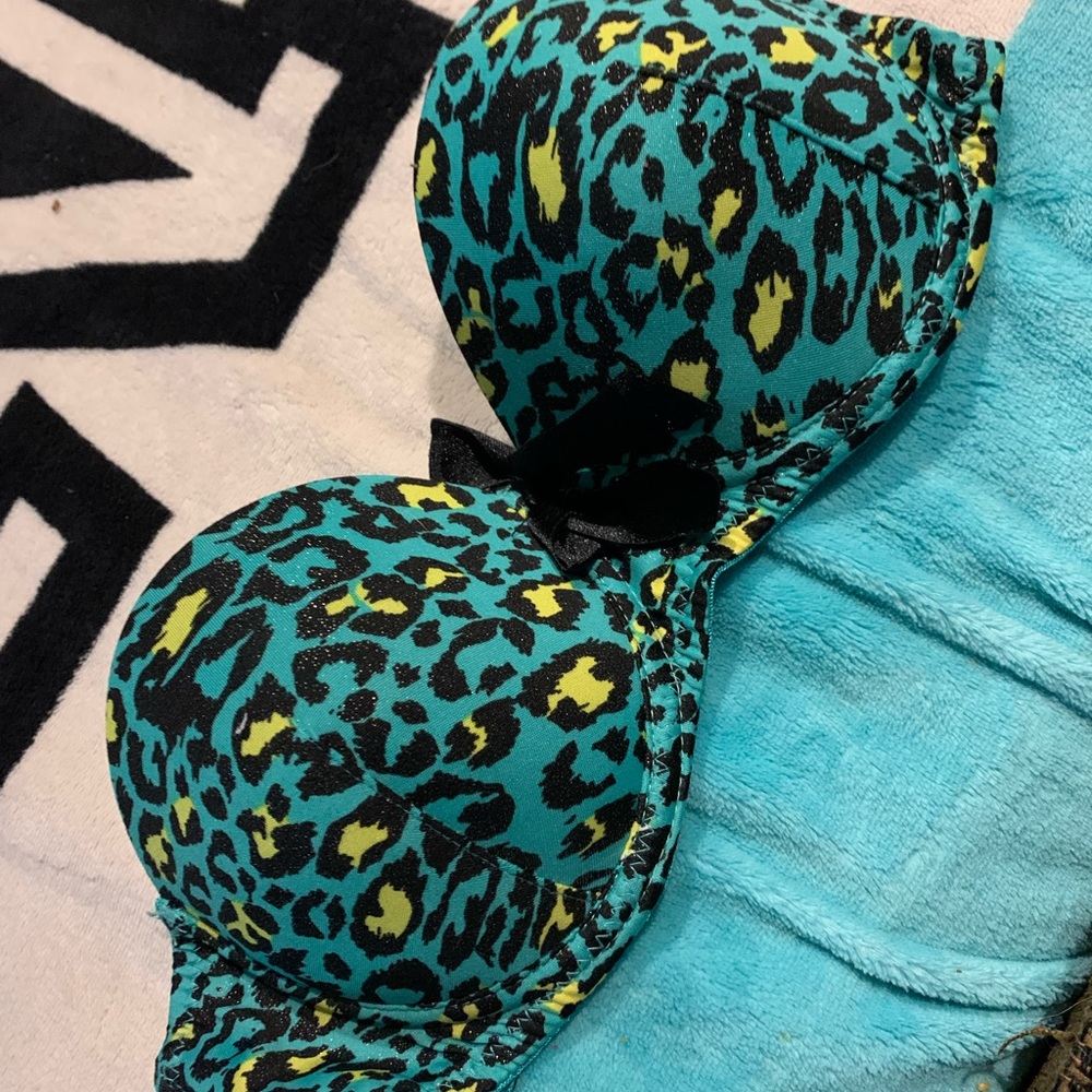 Cute strapless bra never worn